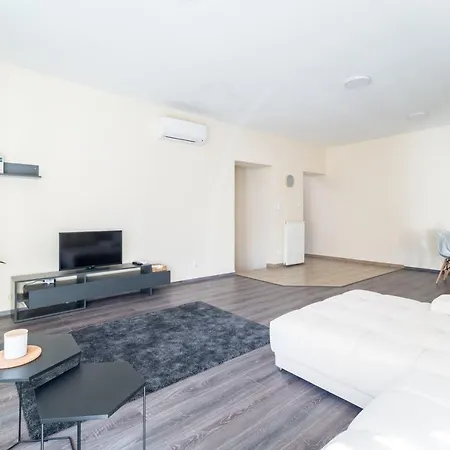 アパート Balaton シオーフォク